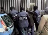 Итальянская полиция арестовала четырех мужчин, которых обвиняют в групповом изнасиловании 24-летней украинки. Итальянская полиция арестовала четырех мужчин, которых обвиняют в групповом изнасиловании 24-летней украинки.