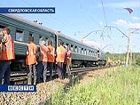 На втором, нечетном пути, все еще ведутся восстановительные работы На втором, нечетном пути, все еще ведутся восстановительные работы