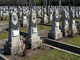 МИД России заявил послу Чехии в Москве Мирославу Костелке решительный протест в связи с осквернением могил советских воинов на Ольшанском мемориальном кладбище в Праге. 