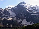 На территории Кавказского природного заповедника строится горно&#172;лыжный комплекс. Элитный курорт "Лунная поляна" возводится на западном склоне горы Фишт