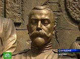 По словам скульптора, он постарался запечатлеть последнего российского императора и его семью в минуты наивысшего духовного напряжения