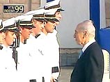 В преддверии инаугурации Шимон Перес, лауреат Нобелевской премии мира, заявил в интервью новостному агентству АР: "Израиль обязан отказаться от оккупированных территорий". Он пообещал реализовать второй этап программы размежевания и ликвидировать поселени
