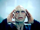 Пятый фильм поттерианы "Гарри Поттер и Орден Феникса", который в России выходит в прокат 19 июля, посвящен прошлому волшебника, преодолению темных сил возвратившегося лорда Волдеморта и другим проблемам, о которых говорилось в предыдущих фильмах и книгах Пятый фильм поттерианы "Гарри Поттер и Орден Феникса", который в России выходит в прокат 19 июля, посвящен прошлому волшебника, преодолению темных сил возвратившегося лорда Волдеморта и другим проблемам, о которых говорилось в предыдущих фильмах и книгах