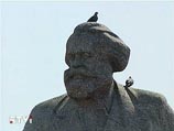 В РПЦ предлагают заменить московский памятник Марксу на памятник Николаю II