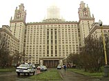 У здания МГУ и его общежитий в Москве за последние годы произошло несколько взрывов. Фото с места проишествия в ноябре 2006 года У здания МГУ и его общежитий в Москве за последние годы произошло несколько взрывов. Фото с места проишествия в ноябре 2006 года