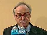 "Мы сожалеем, что нам не удалось найти решение в рамках СБ ООН, и переносим процесс в контактную группу", - зачитал заявление шести соавторов резолюции постпред Франции в ООН Жан Марк де Ла Саблиер