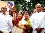 Патил, которая до своего выдвижения занимала пост губернатора штата Раджастхан на западе Индии, является многолетним членом партии "Индийский национальный конгресс"