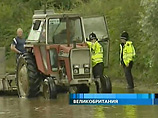Наводнение в Англии: появились мародеры, жители в панике
