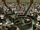 По данным издания, сразу же после завершения парламентских каникул на первом заседании сейма (нижняя палата парламента) 22 августа будет принято решении о самороспуске