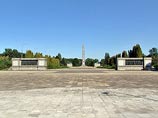 На территории Германии существует около 3600 кладбищ и захоронений советских воинов &#8211; уход за ними вот уже 16 лет полностью оплачивает правительство ФРГ