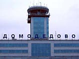 В московском аэропорту "Домодедово" у самолета Ту-154 авиакомпании "Дагестанские авиалинии" перед вылетом из Москвы в Новый Уренгой загорелся один из двигателей.     