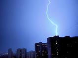 В Подмосковье ударом молнии убит 47-летний мужчина В Подмосковье ударом молнии убит 47-летний мужчина