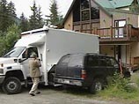 В США агенты ФБР провели обыск в доме 83-летнего сенатора от Аляски, подозреваемого в коррупции В США агенты ФБР провели обыск в доме 83-летнего сенатора от Аляски, подозреваемого в коррупции