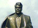 Китайцы поставили детскую горку на краю крыши дома, превратив в трамплин Китайцы поставили детскую горку на краю крыши дома, превратив в трамплин