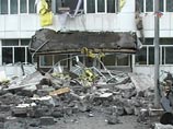 По последним данным МЧС, два человека погибли и двенадцать получили ранения во время землетрясения в городе Невельске, где находился эпицентр толчков, потрясших юг острова