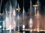 Феерические пляски двух стихий, воды и огня, устроили в главном фонтане ВВЦ французские инженеры (3-5 августа, фонтан "Каменный цветок")
