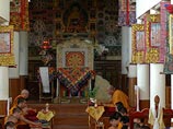Согласно постановлению, всем лицам, находящимся за пределами страны, запрещено влиять на процесс реинкарнации, что напрямую затрагивает интересы Далай-ламы