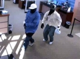 В отделении банка Chase в штате Кентукки двое неизвестных в масках открыли стрельбу. Двое раненых
