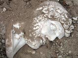 В Турции среди развалин античного города обнаружили 5-метровую статую римского императора Адриана