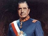 Старший сын бывшего чилийского диктатора Аугусто Пиночета выставил на торги костюмы своего отца