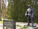Бронзовый солдат вызвал спад в экономике Эстонии Бронзовый солдат вызвал спад в экономике Эстонии