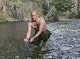 Путин сплавился по реке Хемчик и преодолел порог четвертой сложности