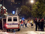 В Стране басков радикалы напали на полицию и сожгли автобус