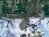 Астронавты с  Endeavour прервали выход в открытый космос: у одного из них повреждена перчатка скафандра