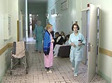 По словам источника, мать убитого ребенка, которая работает в ресторане, "с многочисленными побоями госпитализирована в больницу". По словам источника, мать убитого ребенка, которая работает в ресторане, "с многочисленными побоями госпитализирована в больницу".