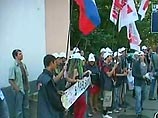 В центре Москвы молодые коммунисты подрались с "единороссами", один человек задержан В центре Москвы молодые коммунисты подрались с "единороссами", один человек задержан
