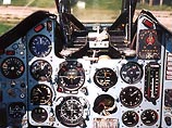 На МАКСе пожарный забрался в самолет Су-25 и разбил прицел На МАКСе пожарный забрался в самолет Су-25 и разбил прицел