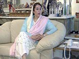 Президент предложил Бхутто вернуться в Пакистан, что, по мнению аналитиков, свидетельствует о его слабости и желании заключить новые союзы