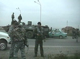 В Ингушетии БТР переехал две легковые машины: три человека погибли В Ингушетии БТР переехал две легковые машины: три человека погибли