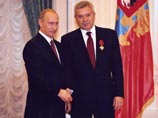 Алекперов являлся главным соперником Ходорковского - до начала путинской кампании против "ЮКОСа" их компании боролись за первое место в российской нефтяной индустрии (на август 2004 года на долю у "Лукойла" приходилось 19% производимой нефти, 2-е место по