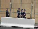 В Сиднее для безопасности Путина и Буша на саммите АТЭС строят 5-километровый забор В Сиднее для безопасности Путина и Буша на саммите АТЭС строят 5-километровый забор