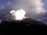В районе вулкана Шивелуч за минувшие сутки зарегистрировано около 60 локальных землетрясений, отдельные из которых сопровождались мощными газо-пепловыми выбросами