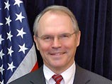 Помощник госсекретаря США Кристофер Хилл во вторник опроверг информацию о том, что Вашингтон исключил КНДР из списка стран, финансирующих терроризм
