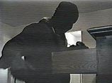 В Москве из таксопарка похищено 11 картин армянских художников и 2,4 миллиона рублей В Москве из таксопарка похищено 11 картин армянских художников и 2,4 миллиона рублей