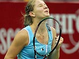 В полуфинале Кузнецова, которой в 2004 году уже удавалось выиграть этот турнир, обыграла свою соотечественницу Анну Чакветадзе 3:6, 6:1, 6:1