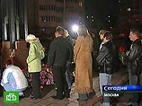На улице Гурьянова на юго-востоке Москвы в ночь на воскресенье почтили память жертв теракта, произошедшего восемь лет назад и унесшего жизни более 100 человек