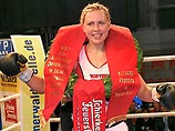 Чемпионка мира по боксу по версиям WIBF, WBA и GBU во втором среднем весе 31-летняя россиянка Наталья Рагозина в Берлине (Германия) добавила к своей коллекции титул WIBA