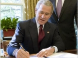 Буш продлил еще на год действие в США чрезвычайного положения