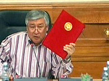 Конституционный суд Киргизии может  признать две редакции Конституции незаконными