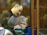 В декабре 2006 года Ходорковский и Лебедев, осужденные к восьми годам лишения свободы, в том числе за мошенничество и уклонение от уплаты налогов,