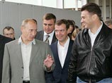 Путин напоил молодую белгородскую телочку в рамках нацпроекта сельское хозяйство Путин напоил молодую белгородскую телочку в рамках нацпроекта сельское хозяйство