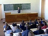 По международным оценкам, уточнил он, количество студентов в России на 10 тыс. населения составляет почти 500 человек - это самые высокие показатели По международным оценкам, уточнил он, количество студентов в России на 10 тыс. населения составляет почти 500 человек - это самые высокие показатели