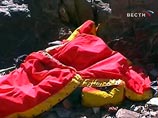 Тела двух погибших нашли рядом с четырехместным катамараном. Они были в спальных мешках Тела двух погибших нашли рядом с четырехместным катамараном. Они были в спальных мешках