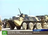В дагестанском селе Новый Сулак, где с утра проводится спецоперация по нейтрализации боевиков, задействована бронетехника Минобороны РФ В дагестанском селе Новый Сулак, где с утра проводится спецоперация по нейтрализации боевиков, задействована бронетехника Минобороны РФ