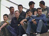 Федеральная миграционная служба (ФМС) будет привлекать прокремлевское молодежное движение "Местные" к отлову нелегальных мигрантов. 