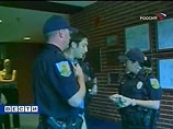 К студенту в США применили электрошок за то, что он поскандалил на встрече с сенатором Джоном Керри К студенту в США применили электрошок за то, что он поскандалил на встрече с сенатором Джоном Керри
